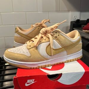 Nike Beige and Gold Sneakers